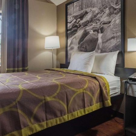 מלון Super 8 By Wyndham Downtown Gatlinburg At Convention Center מראה חיצוני תמונה