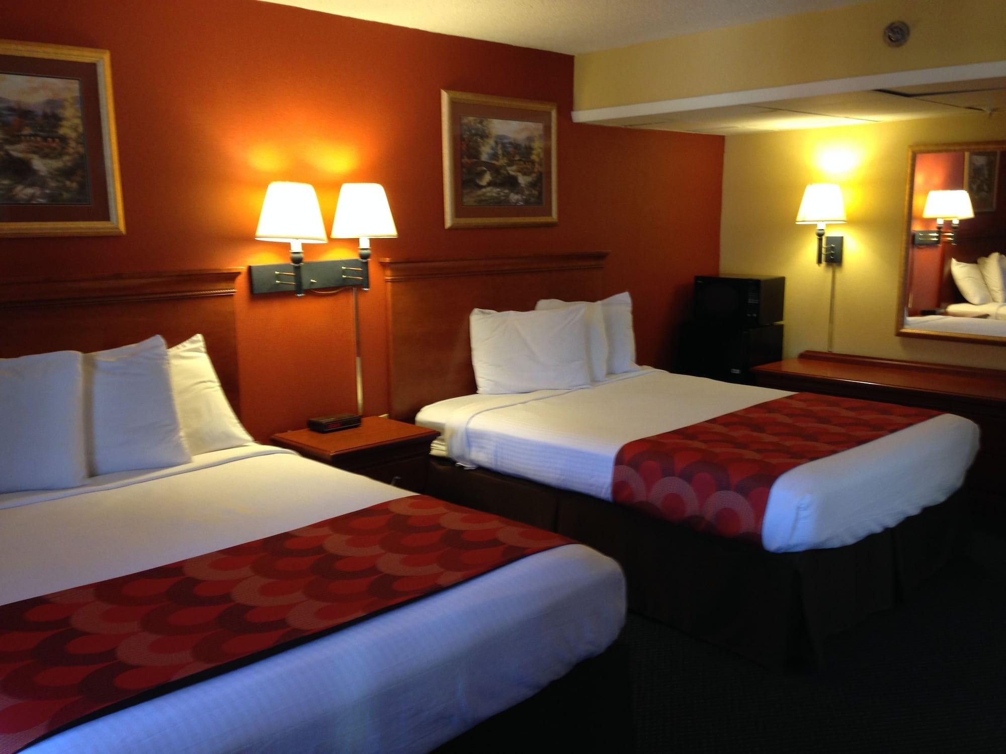 מלון Super 8 By Wyndham Downtown Gatlinburg At Convention Center מראה חיצוני תמונה