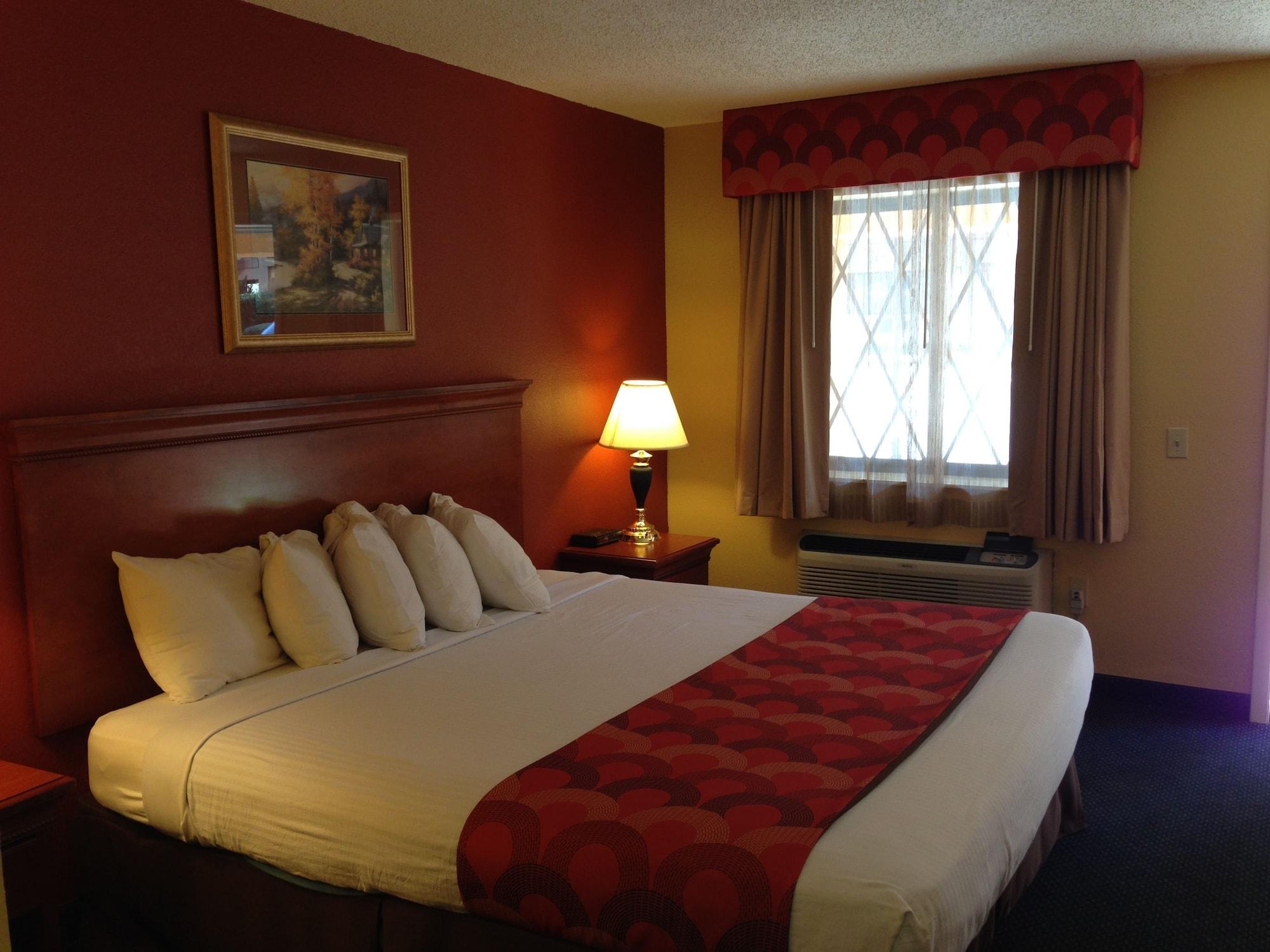 מלון Super 8 By Wyndham Downtown Gatlinburg At Convention Center מראה חיצוני תמונה