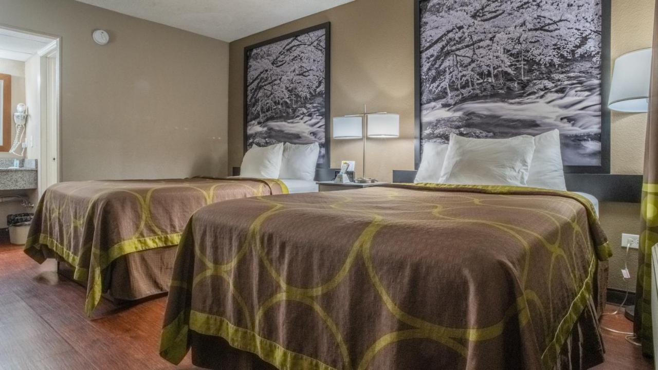 מלון Super 8 By Wyndham Downtown Gatlinburg At Convention Center מראה חיצוני תמונה
