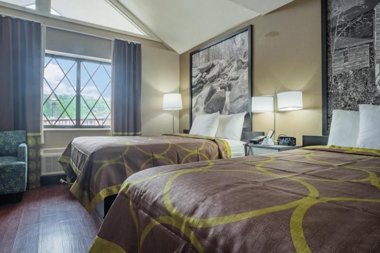 מלון Super 8 By Wyndham Downtown Gatlinburg At Convention Center מראה חיצוני תמונה