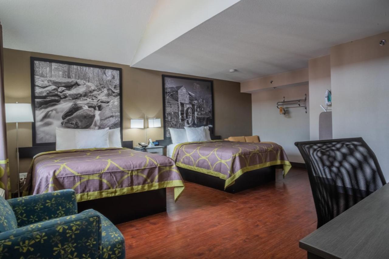 מלון Super 8 By Wyndham Downtown Gatlinburg At Convention Center מראה חיצוני תמונה