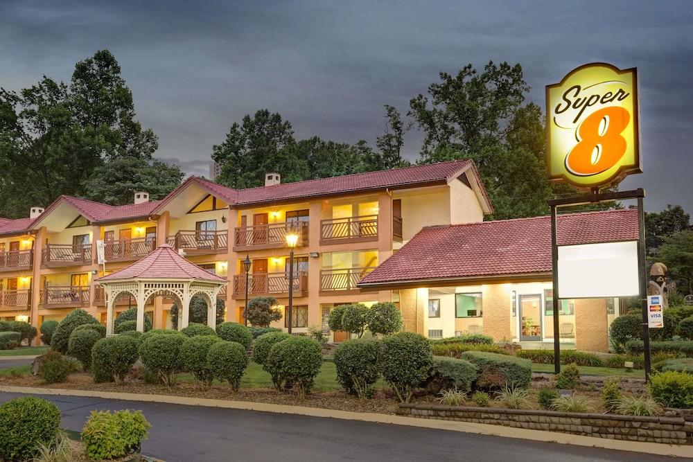 מלון Super 8 By Wyndham Downtown Gatlinburg At Convention Center מראה חיצוני תמונה