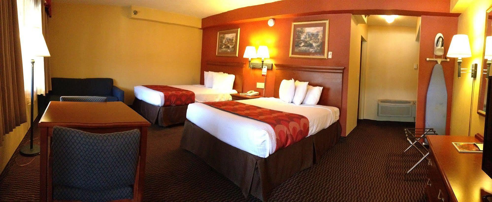 מלון Super 8 By Wyndham Downtown Gatlinburg At Convention Center מראה חיצוני תמונה